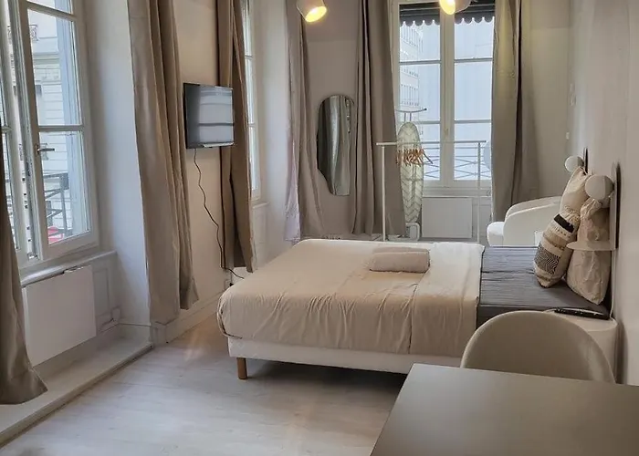 Aubert - Check In H24 - Wifi 里昂